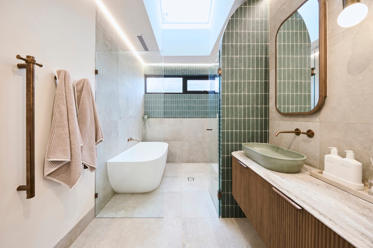 House 1 - Emma and Ben - Bathroom