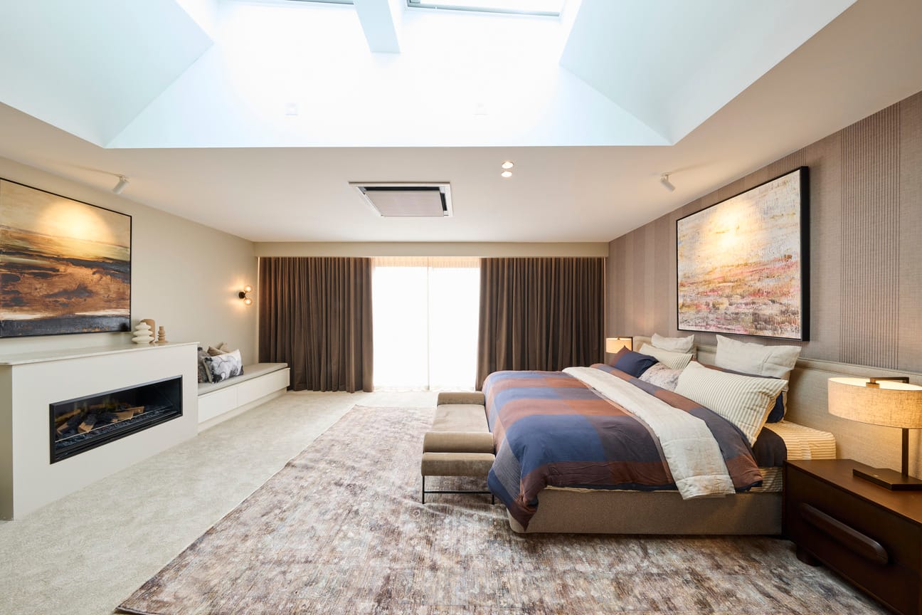 House 4 - Sonny and Alicia - Main bedroom