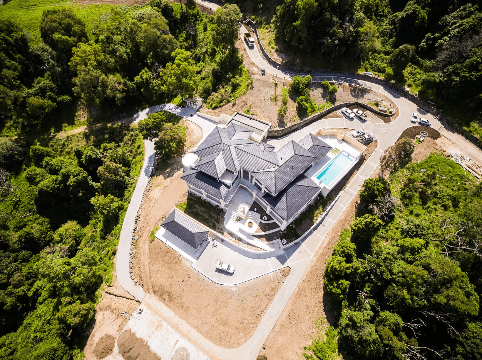 Aerial shot of mansion in Illawarra that features AFS Rediwall