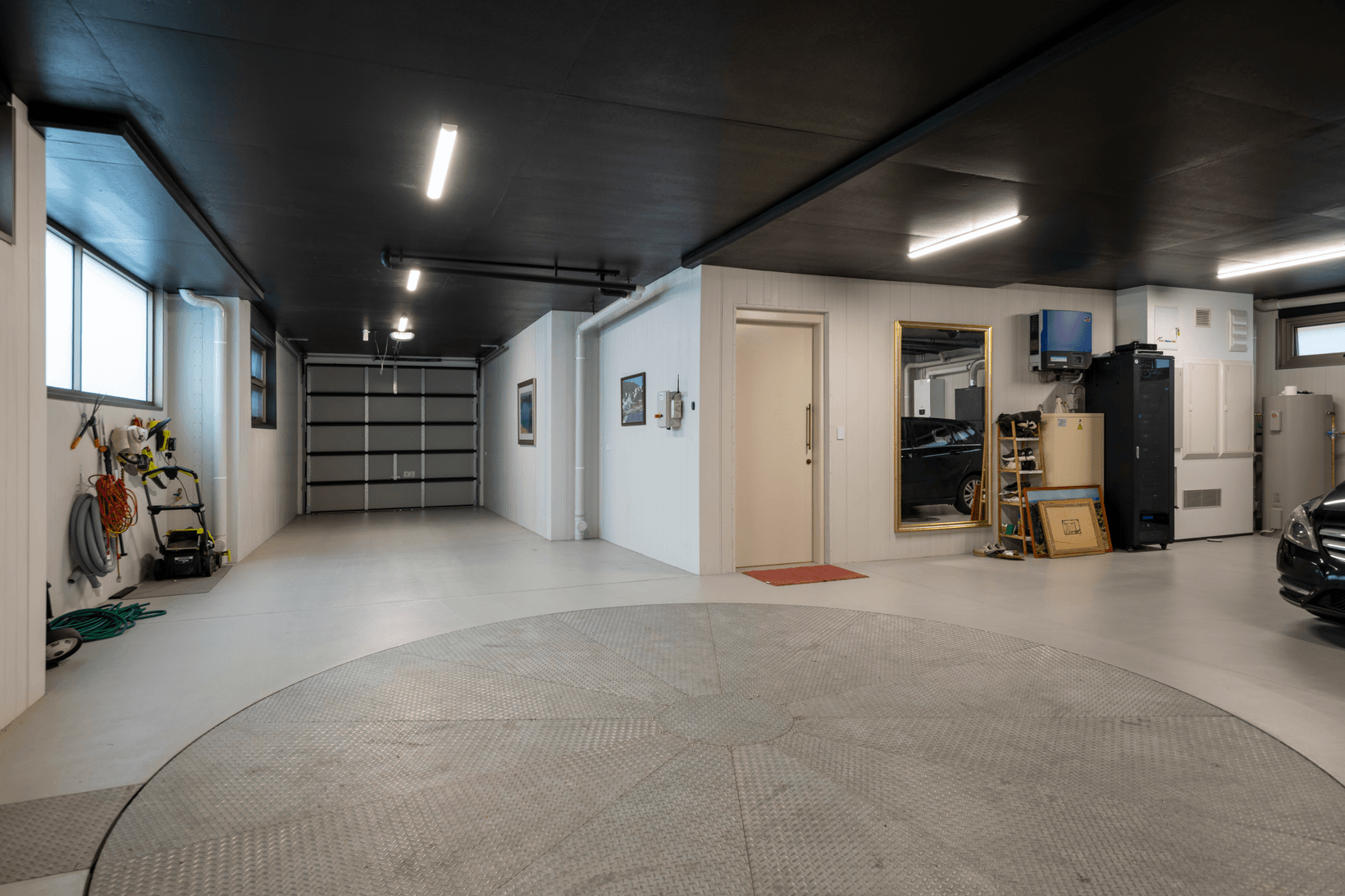 Internal shot of garage featuring AFS Rediwall walls