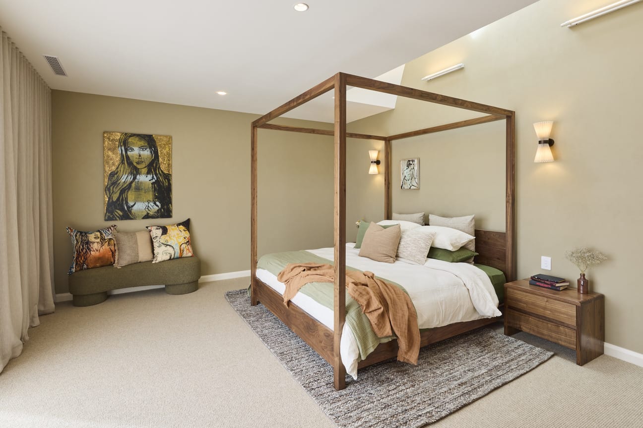 House 5 - Robbie and Mat - Main bedroom