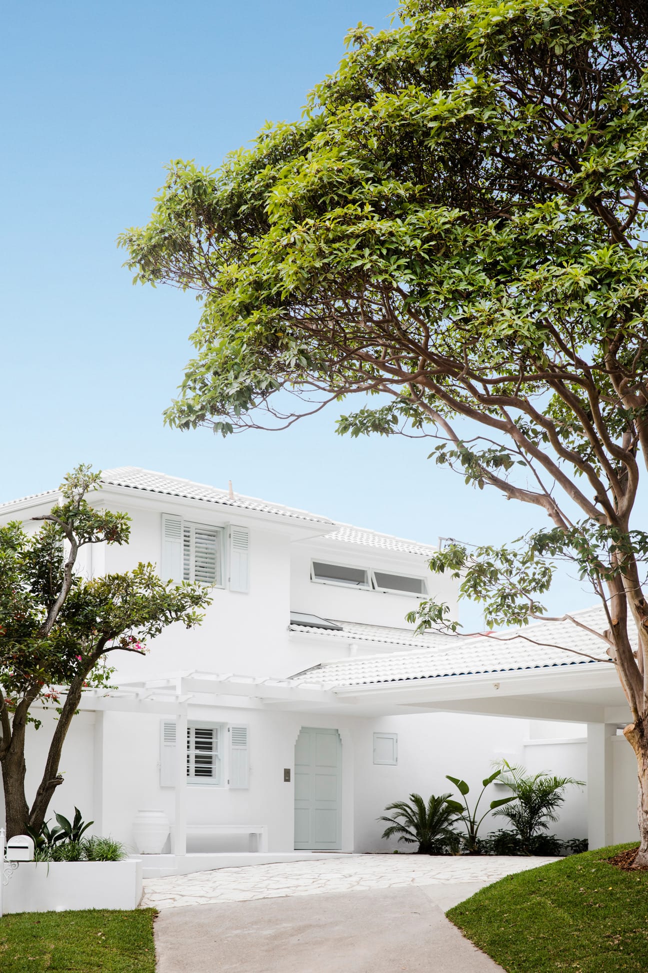 Monier Elabana in Salt Spray | Lana's home