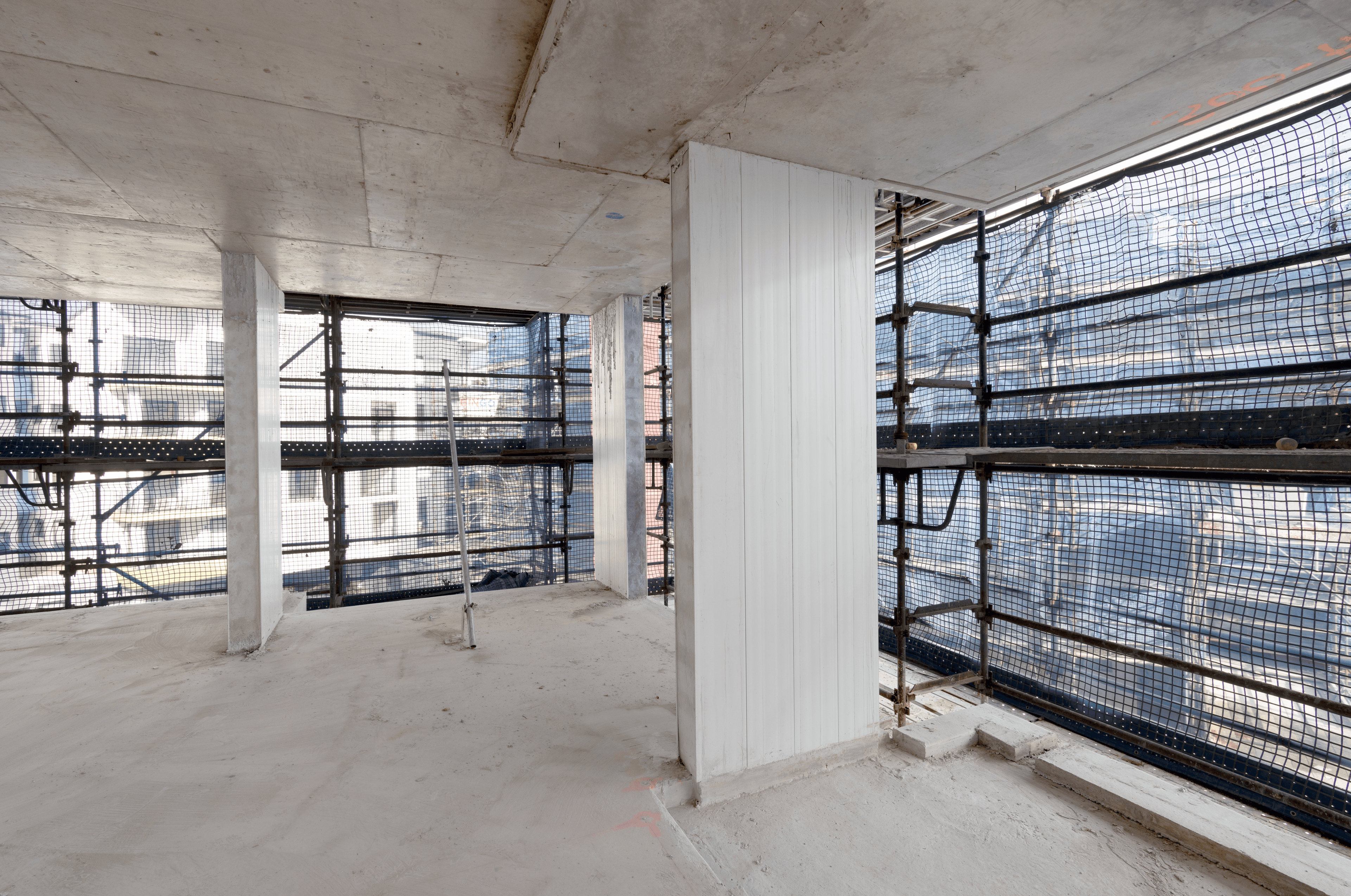 AFS Rediwall columns during installation