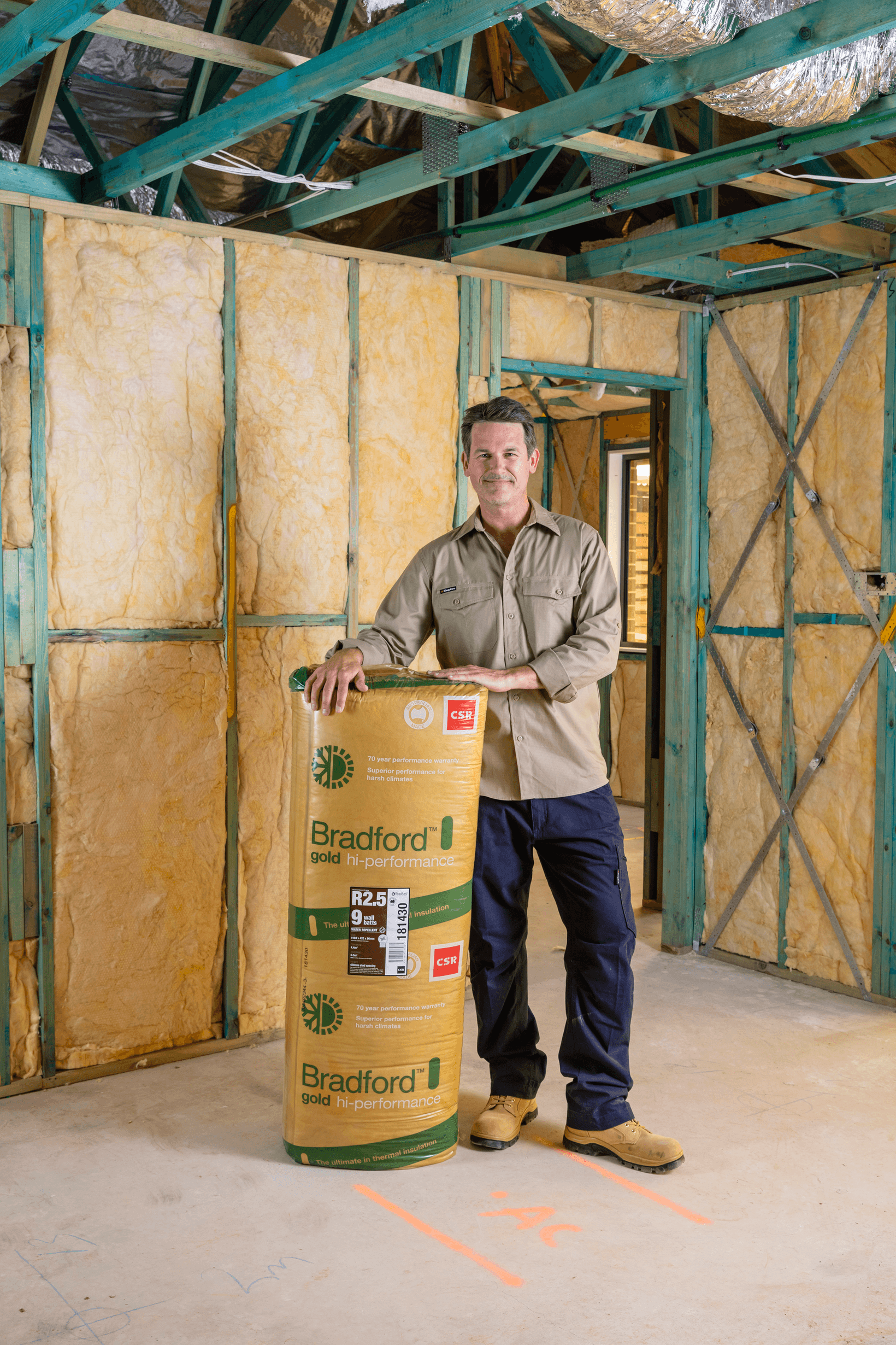 Insulation installer with Insulation bag