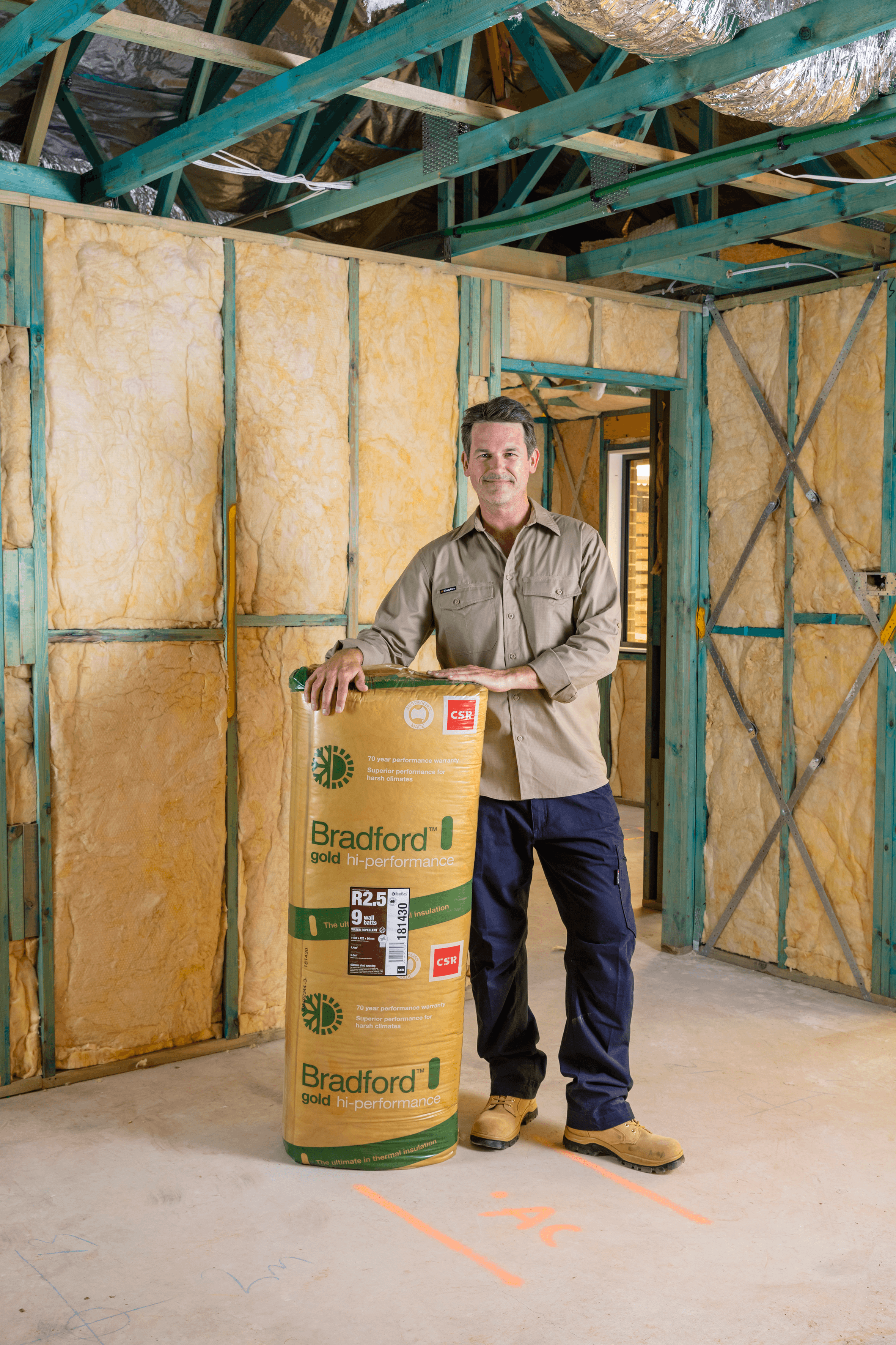 Insulation installer with Insulation bag