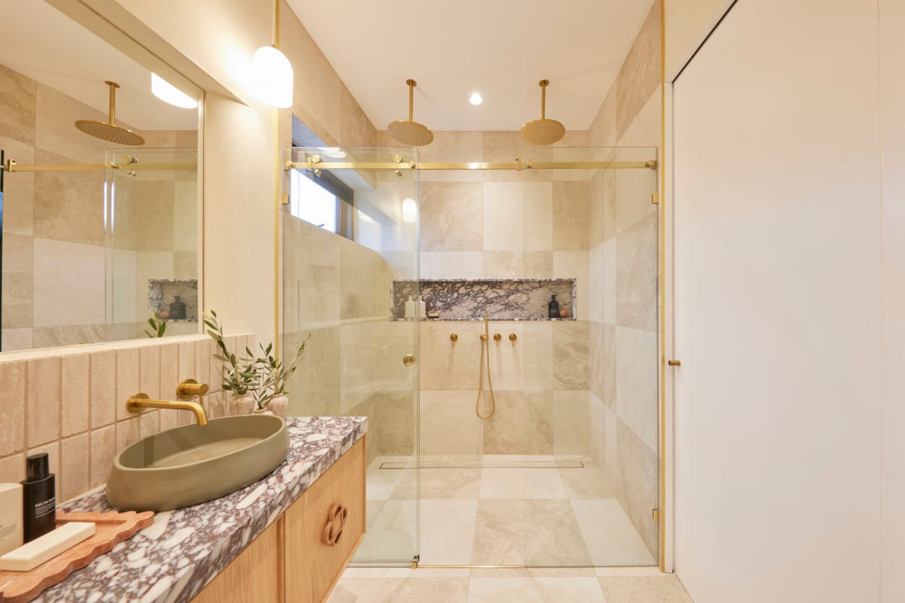Master Ensuite - Courtney and Grant The Block