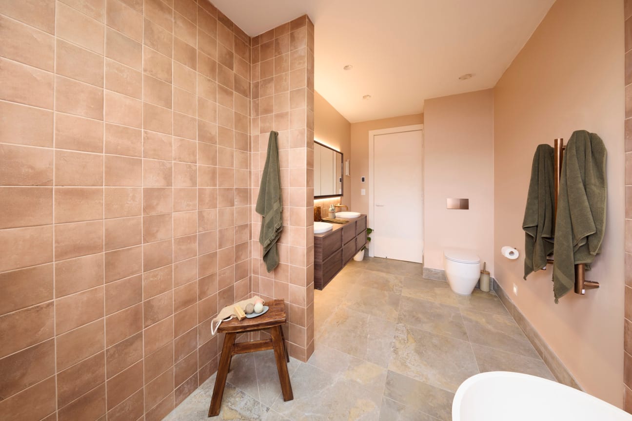 House 4 - Sonny and Alicia Bathroom