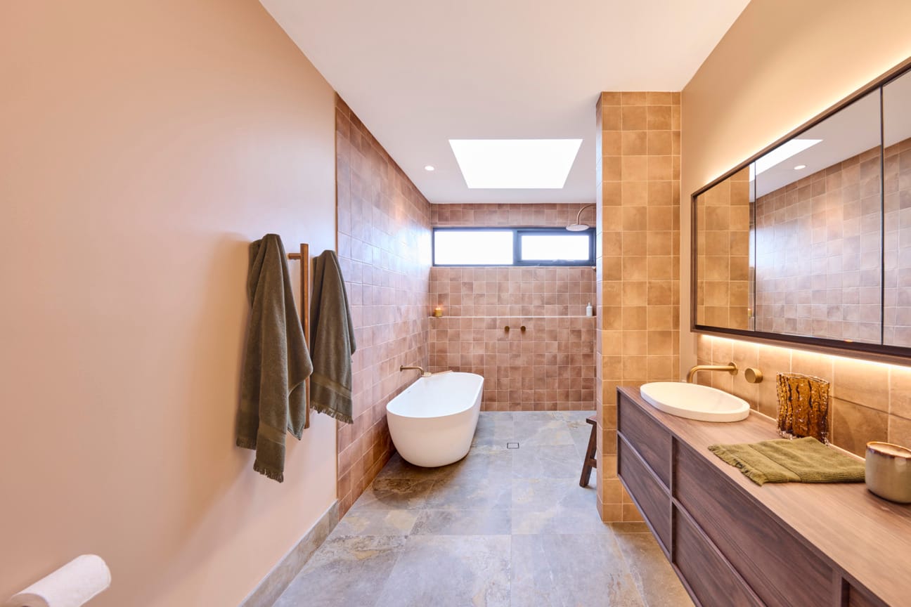 House 4 - Sonny and Alicia Bathroom