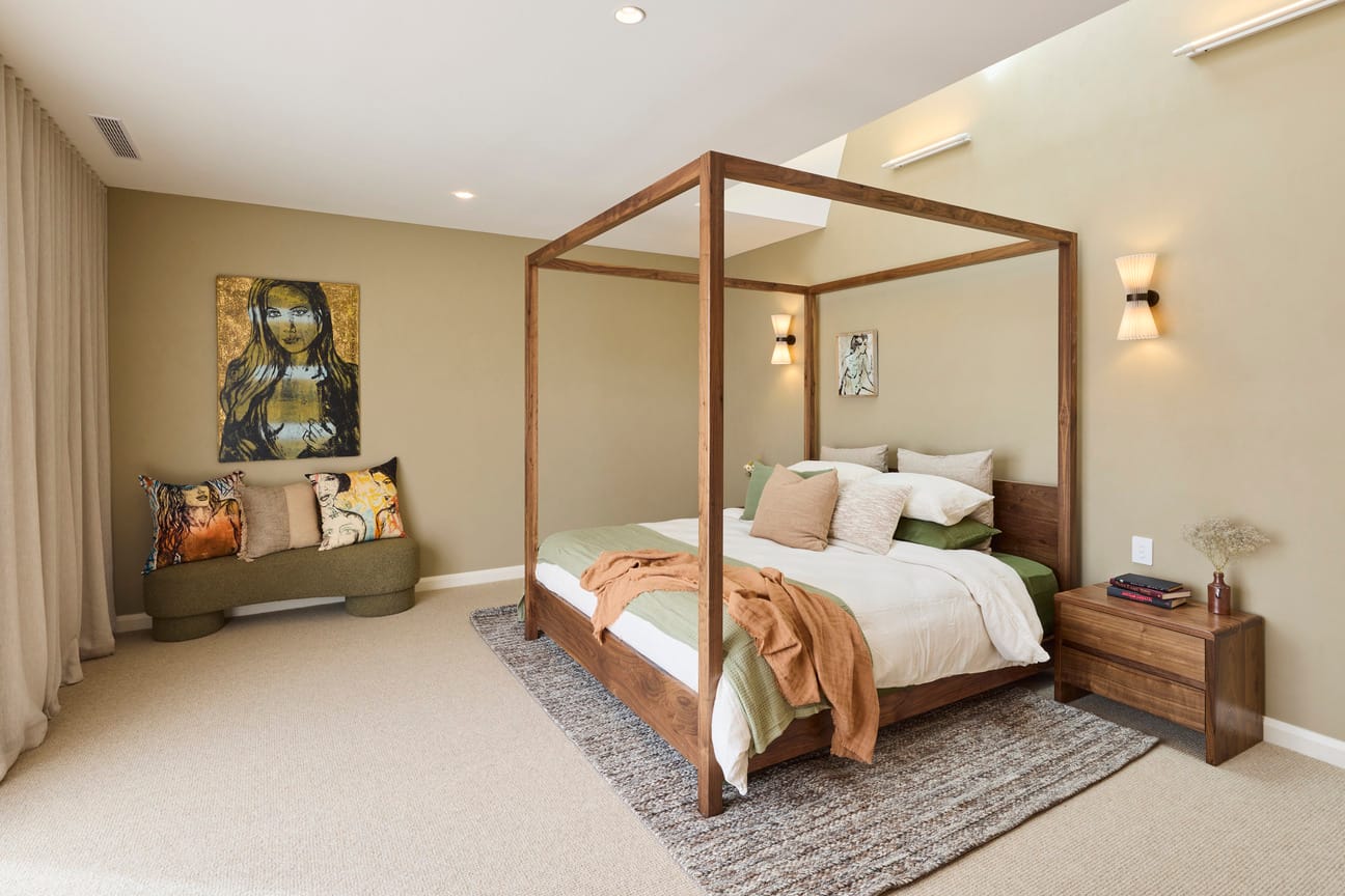 House 5 - Robbie and Mat - Main bedroom