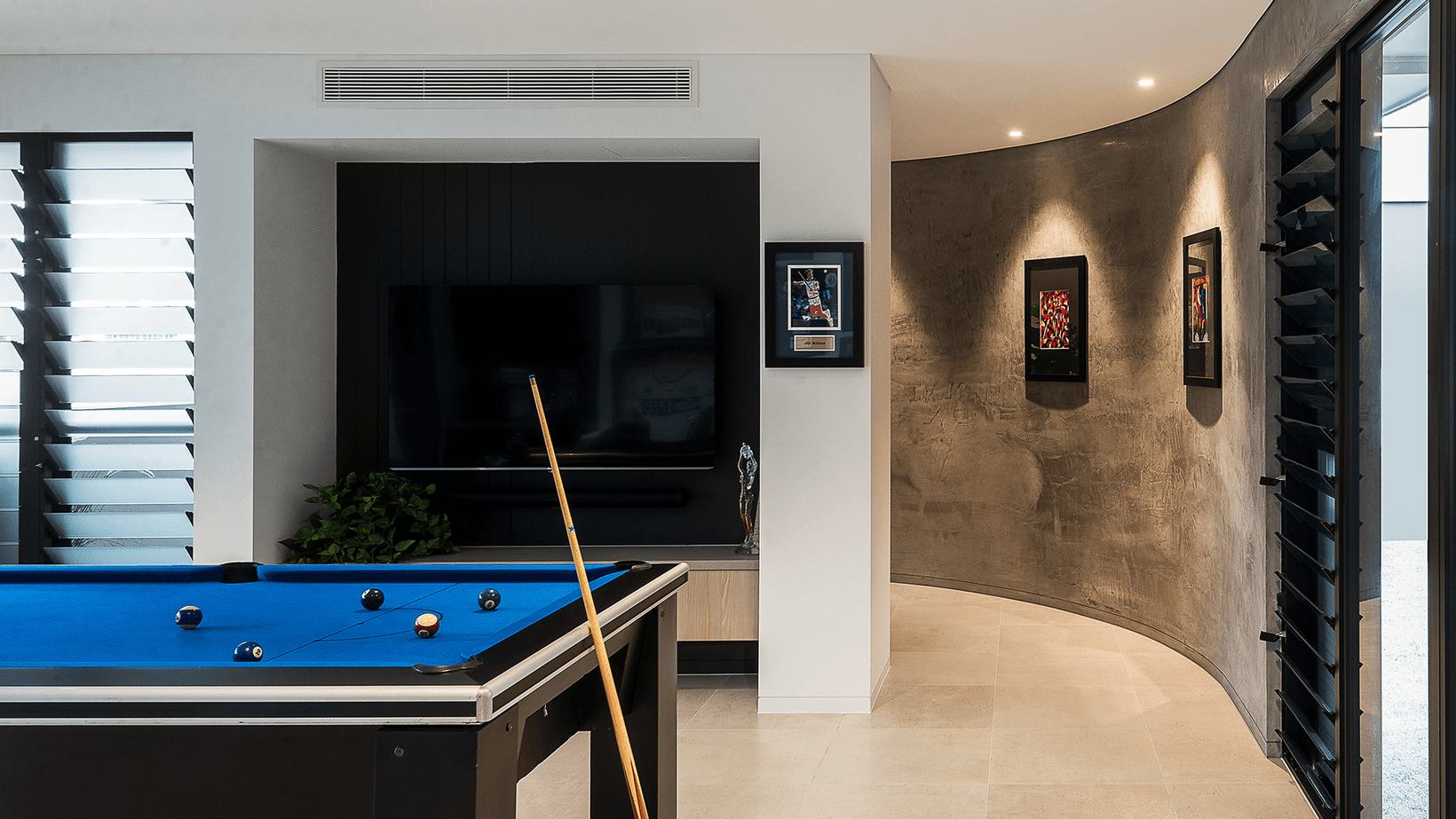 Entertaining area in Reece Keil back to front house