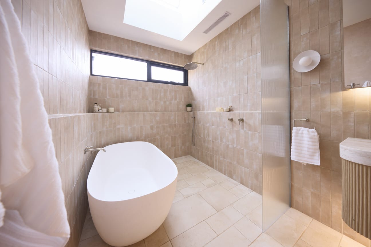 House 3 - Britt and Taz Bathroom