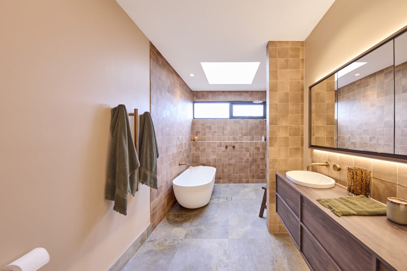 House 4 - Sonny and Alicia Bathroom